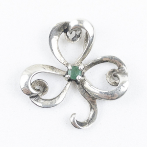 lot 220 image: Franklin Mint Natural Emerald Accented sterling silver 3 Leaf Clover pendant (no chain).