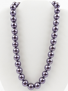 lot 238 image: Lavender Knotted Gold Tone Base Metal Bead Necklace. New Old Stock