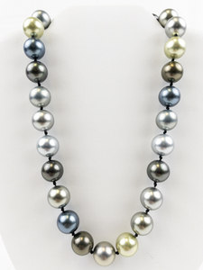 lot 256 image: Multi-Colored Gold Tone Base Metal Bead Necklace. New Old Stock