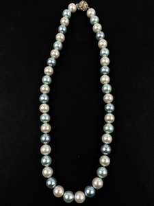 lot 260 image: White & Blue Gold Tone Base Metal Bead Necklace. New Old Stock