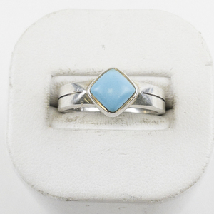 lot 61 image: Turquoise Sterling Silver Ring. Size 7.75 - 8.