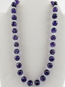 lot 261 image: Natural Facted Aquamarine & Ameythst Silver Tone Base Metal Bead Necklace. New Old Stock