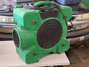 lot 559 image: BlueDri AirShield 500 HEPA Air Scrubber (Green)