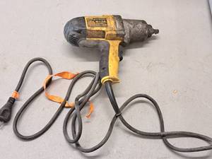 lot 601 image: DeWalt 12 Impact Wrench DW292