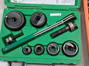 lot 608 image: Greenlee SlugoBuster Knockout Punch Kit with Ratcheting Box End Wrench  12-2  10GA Mild Steel 7238SB with Case