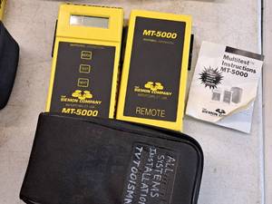 lot 615 image: The Siemon Company Multitest Kit - Master Unit, Remote Unit, Carry Case, Instructions MT-5000