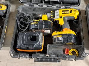 lot 640 image: DeWalt 12 XRP 18V Cordless DrillDriver DC920 with (2) Batteries, (1) Charger,  Tool Handle, Case