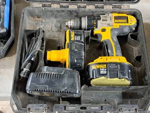 lot 642 image: DeWalt 12 XRP 18V Cordless DrillDriver DC920 with (2) Batteries, (1) Charger,  Tool Handle, Case