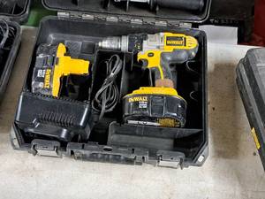 lot 641 image: DeWalt 12 XRP 18V Cordless DrillDriver DC920 with (2) Batteries, (1) Charger,  Tool Handle, Case