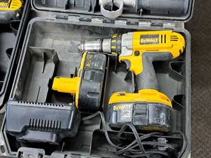 lot 645 image: DeWalt 12 XRP 18V Cordless DrillDriver DC920 with (2) Batteries, (1) Charger,  Tool Handle, Case