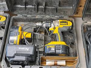 lot 648 image: DeWalt 12 XRP 18V Cordless DrillDriver DC920 with (2) Batteries, (1) Charger,  Case