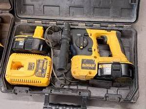 lot 651 image: DeWalt 18V SDS Hammer DC212 with (2) Batteries, (1) Charger,  Tool Handle, Case