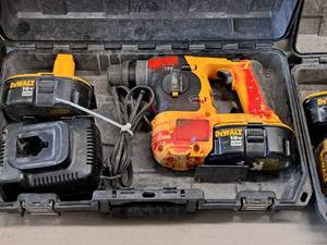 lot 656 image: DeWalt 18V SDS Hammer DC212 with (2) Batteries, (1) Charger, Case