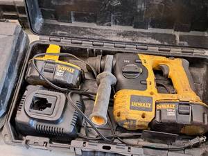 lot 663 image: DeWalt 18V SDS Hammer DC212 with (2) Batteries, (1) Charger,  Tool Handle, Case