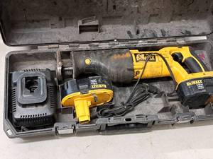 lot 675 image: DeWalt Variable Speed 18V Reciprocating Saw DC385 with (2) Batteries, (1) Charger, Case