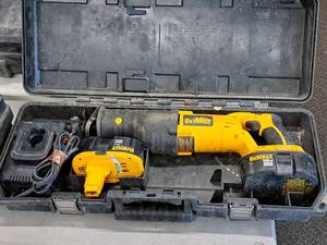 lot 670 image: DeWalt Variable Speed 18V Reciprocating Saw DC385 with (2) Batteries, (1) Charger, Case