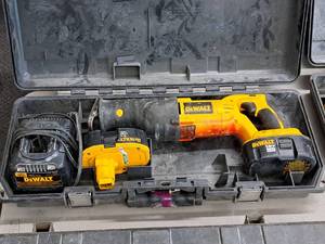 lot 674 image: DeWalt Variable Speed 18V Reciprocating Saw DC385 with (2) Batteries, (1) Charger, Case