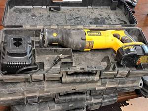 lot 681 image: DeWalt Variable Speed 18V Reciprocating Saw DC385 with (1) Battery, (1) Charger, Case