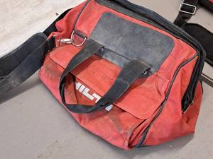 lot 692 image: Hilti 16 Tool Bag