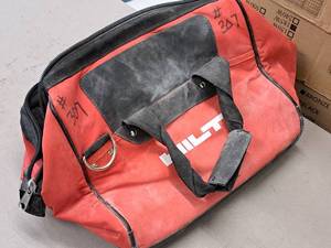 lot 690 image: Hilti 16 Tool Bag