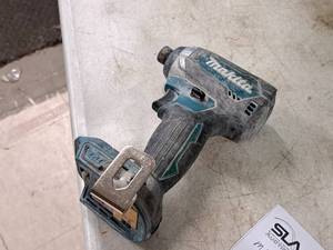 lot 688 image: Makita 14 18V Impact Driver  Drill XDT13