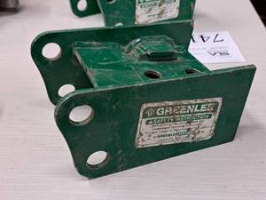 lot 743 image: Greenlee Screw-On Coupler Adapter #00799