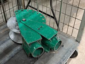 lot 754 image: Greenlee Pipe Bender Elbow Attachment #00863 with Extra Bracket (attached)