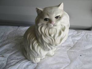 lot 14 image: Vintage Ceramic Cat statue approx 1...