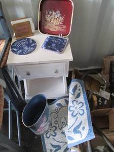 lot 25 image: White Single drawer night stand, gl...