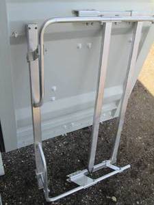 lot 33 image: Automotive Hauler roof rack (came o...
