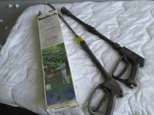 lot 36 image: Hudson trombone tree and shrub spra...