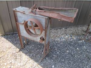 lot 54 image: Antique metal freestanding hand cra...