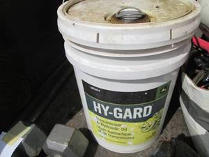 lot 85 image: 5-gallon bucket of John Deere hy-ga...