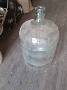 lot 87 image: Lightly tinted Decorative glass 5-g...