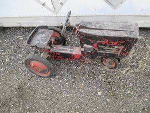 lot 112 image: Vintage heavy metal replica toy rea...