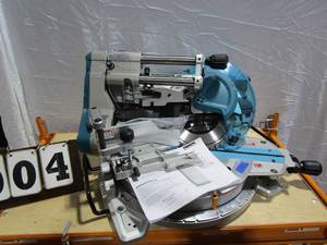 lot 4 image: Makita Compound Slide Miter Saw - 10