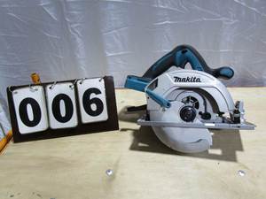 lot 6 image: Makita Sub Compact Circular Saw
