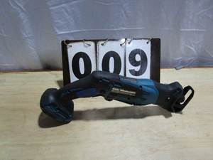 lot 9 image: Makita Compact Reciprocating Saw