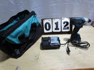 lot 12 image: Makita Drill Driver Kit.
