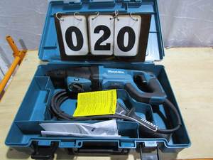 lot 20 image: Makita 1 Combination Hammer AVT Rotary Hammer Drill