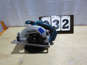 lot 32 image: Makita Sub-Compact Circular Saw