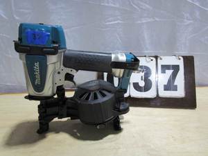 lot 37 image: Makita Pneumatic Coil Roofing Nailer