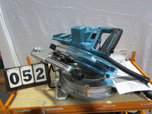 lot 52 image: Makita Cordless Side Compound Miter Saw