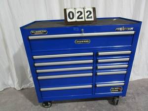 lot 22 image: Frontier Tool Box-blue