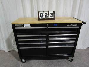 lot 23 image: Frontier Rolling Tool Box - black