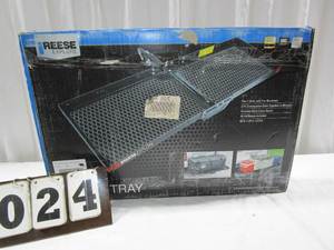 lot 24 image: Reese Hitch Mount Cargo Carrier