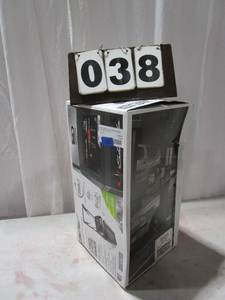 lot 38 image: Schumacher Battery Charger - Engine Starter