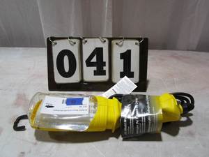 lot 41 image: Bayco Worklight