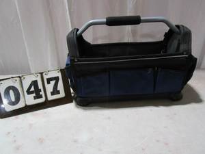lot 47 image: Frontier 19 Open Top Tool Tote