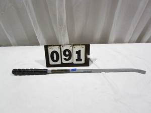 lot 91 image: Pro Grade 36 Pry Bar